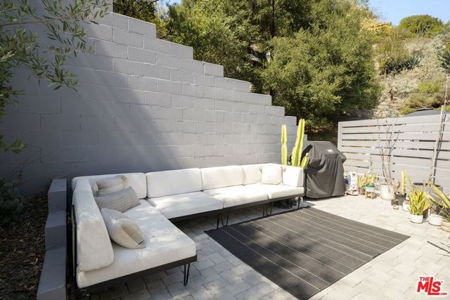 1125 N Beverly Glen Boulevard, Los Angeles, CA 90077