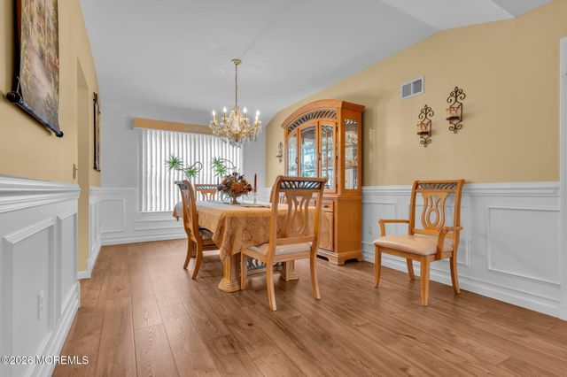 6 Pine Valley Road, Lakewood, NJ 08701