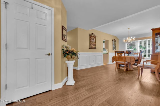 6 Pine Valley Road, Lakewood, NJ 08701