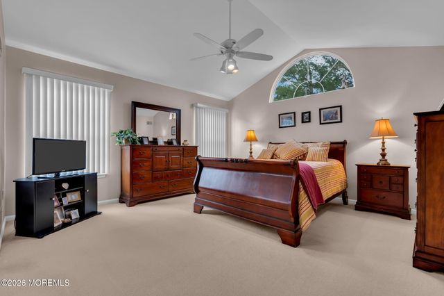 6 Pine Valley Road, Lakewood, NJ 08701