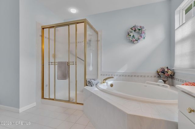 6 Pine Valley Road, Lakewood, NJ 08701