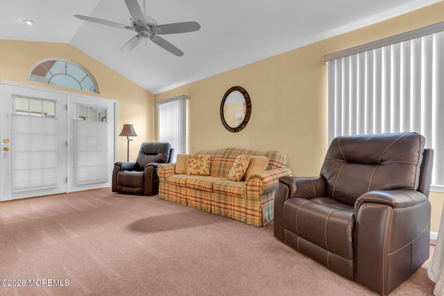 6 Pine Valley Road, Lakewood, NJ 08701