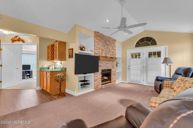 6 Pine Valley Road, Lakewood, NJ 08701