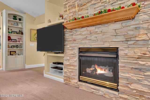 6 Pine Valley Road, Lakewood, NJ 08701