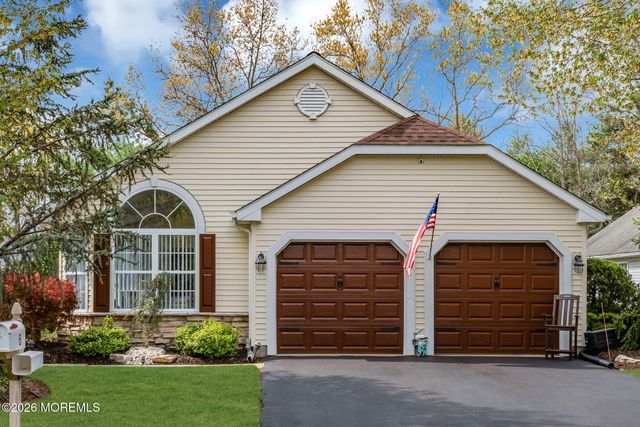 6 Pine Valley Road, Lakewood, NJ 08701