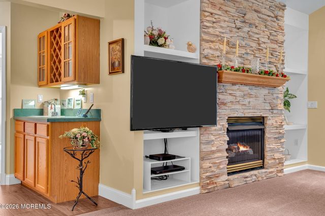 6 Pine Valley Road, Lakewood, NJ 08701