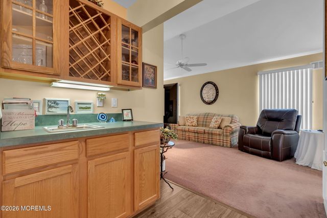 6 Pine Valley Road, Lakewood, NJ 08701