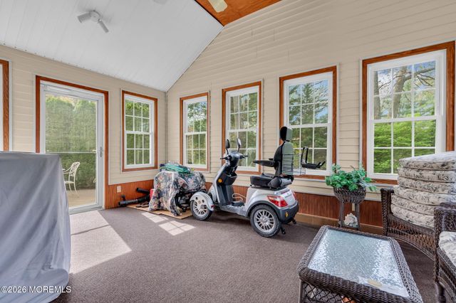 6 Pine Valley Road, Lakewood, NJ 08701