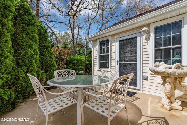 6 Pine Valley Road, Lakewood, NJ 08701