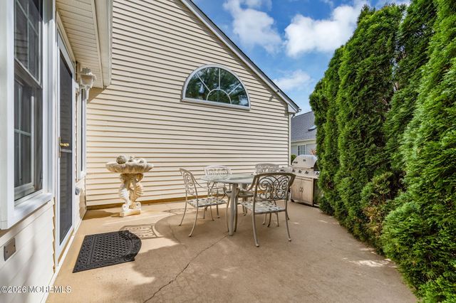 6 Pine Valley Road, Lakewood, NJ 08701