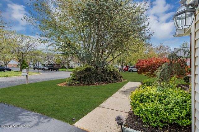 6 Pine Valley Road, Lakewood, NJ 08701