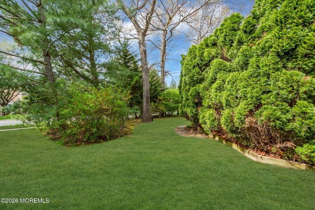 6 Pine Valley Road, Lakewood, NJ 08701