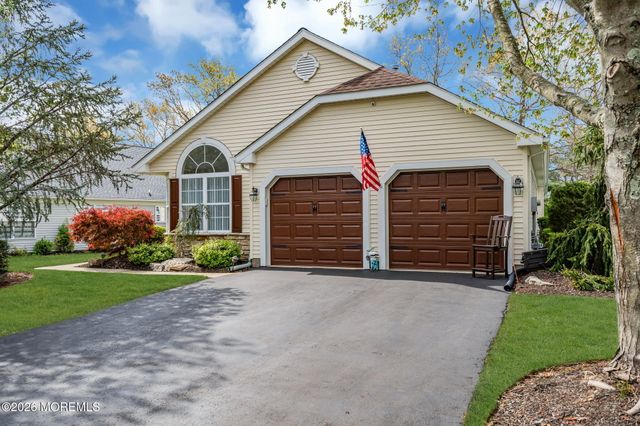 6 Pine Valley Road, Lakewood, NJ 08701