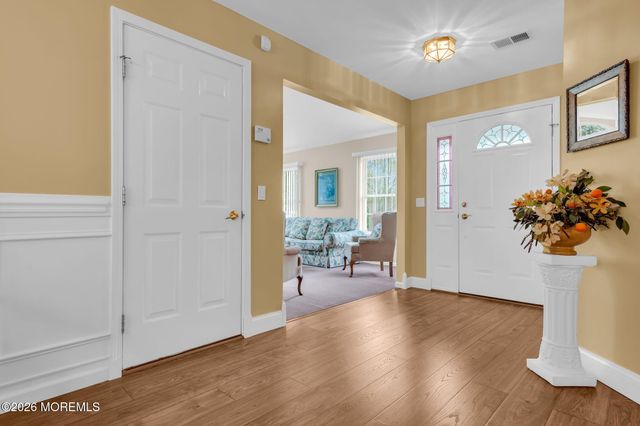 6 Pine Valley Road, Lakewood, NJ 08701