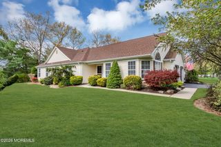 6 Pine Valley Road, Lakewood, NJ 08701