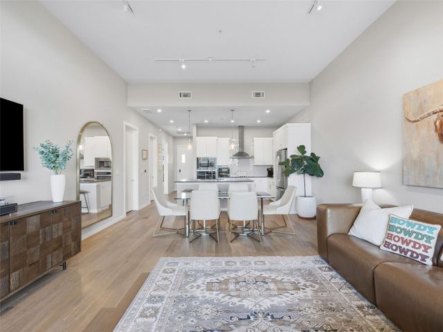 5921 Hi Line RD 1303, Austin, TX 78734