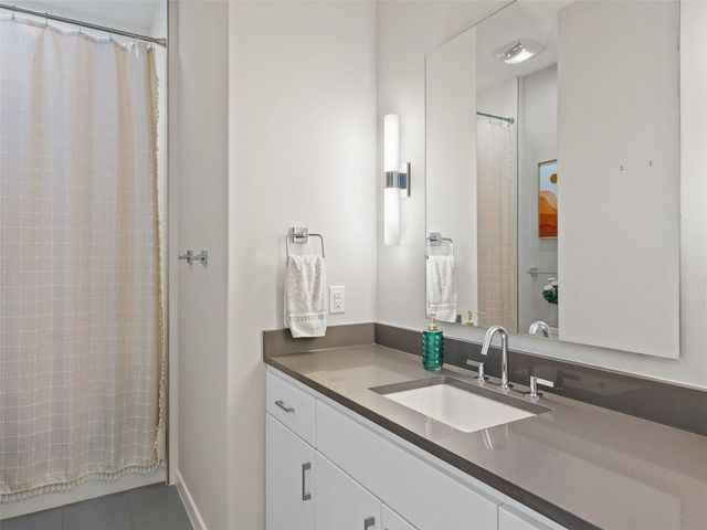 5921 Hi Line RD 1303, Austin, TX 78734