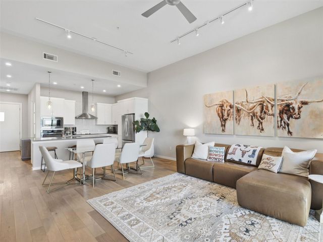 5921 Hi Line RD 1303, Austin, TX 78734