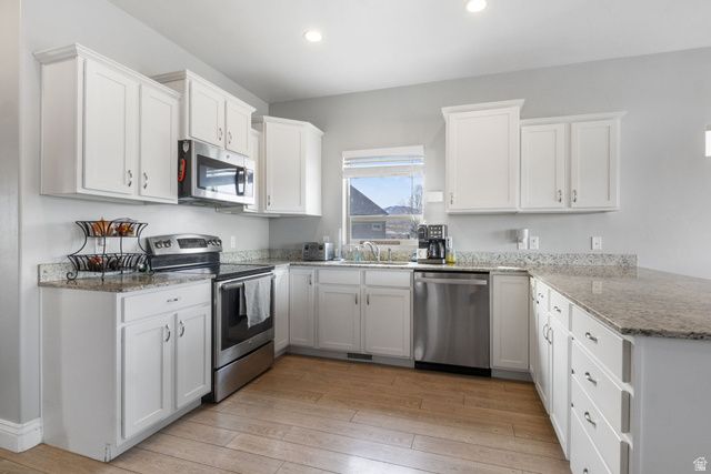 8949 S SOLIAI CIR, West Jordan, UT 84081