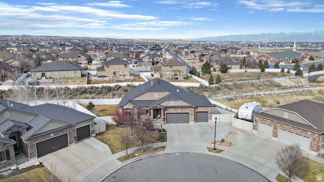 8949 S SOLIAI CIR, West Jordan, UT 84081