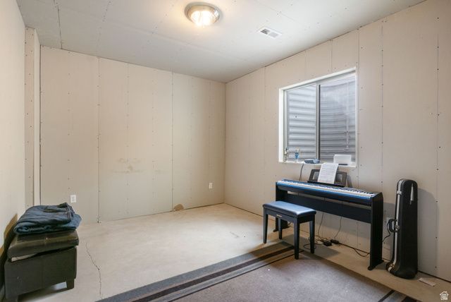 8949 S SOLIAI CIR, West Jordan, UT 84081