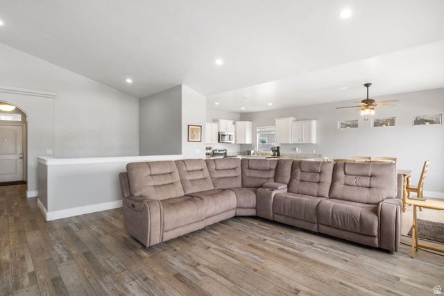 8949 S SOLIAI CIR, West Jordan, UT 84081