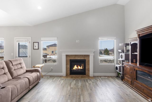 8949 S SOLIAI CIR, West Jordan, UT 84081