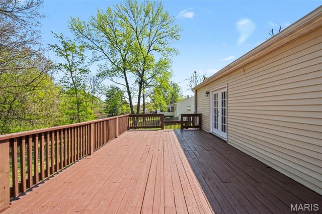 915 Coronet Drive, Ballwin, MO 63011