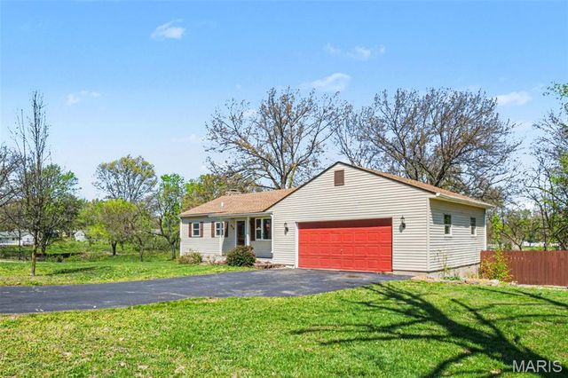 915 Coronet Drive, Ballwin, MO 63011