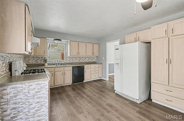 915 Coronet Drive, Ballwin, MO 63011