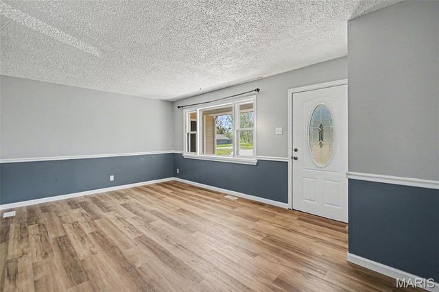 915 Coronet Drive, Ballwin, MO 63011