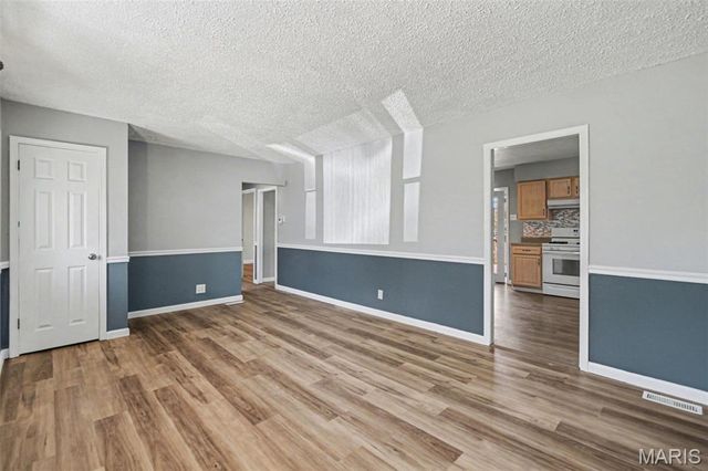 915 Coronet Drive, Ballwin, MO 63011