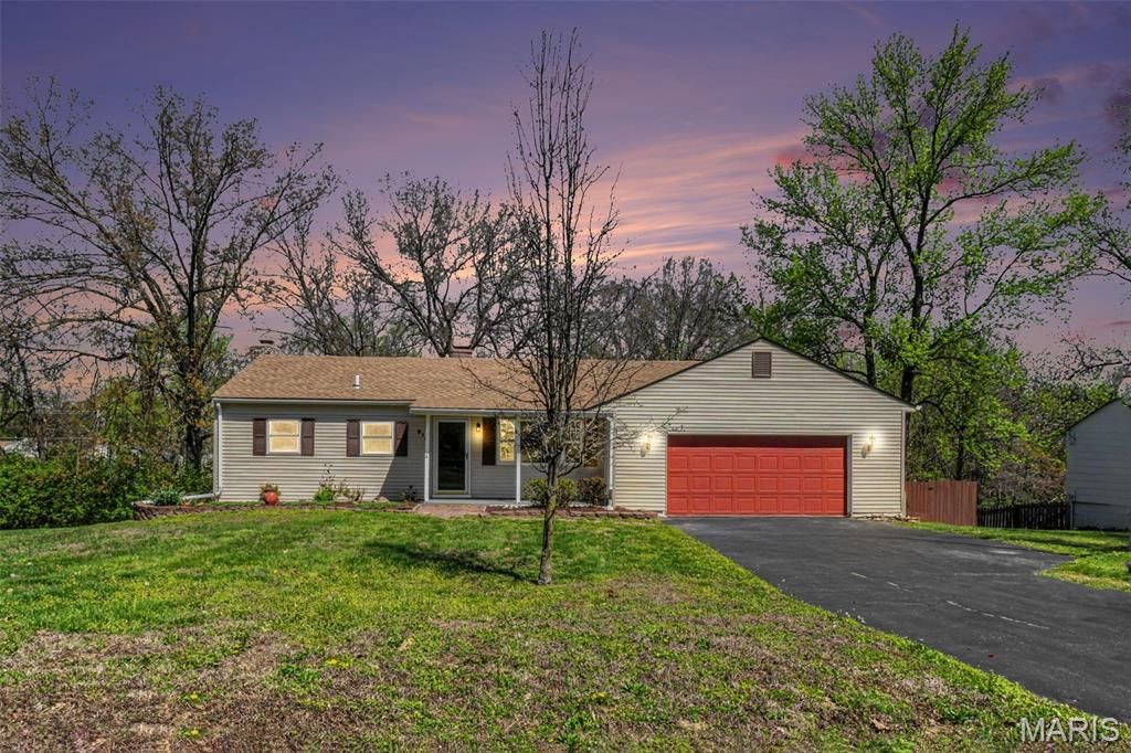 915 Coronet Drive, Ballwin, MO 63011