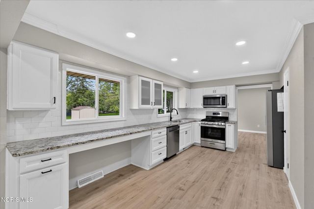 5637 Swan Creek Drive, Toledo, OH 43614