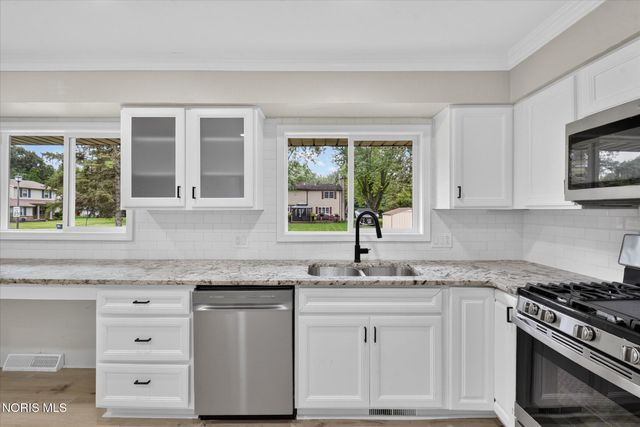 5637 Swan Creek Drive, Toledo, OH 43614