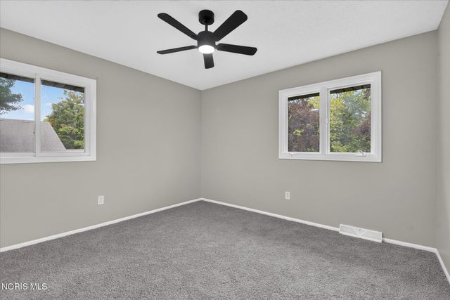 5637 Swan Creek Drive, Toledo, OH 43614