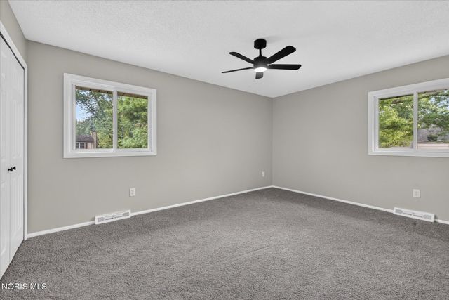 5637 Swan Creek Drive, Toledo, OH 43614