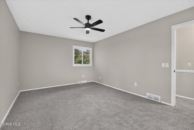 5637 Swan Creek Drive, Toledo, OH 43614