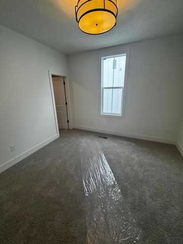 2048 Leopold Drive, Lewis Center, OH 43035