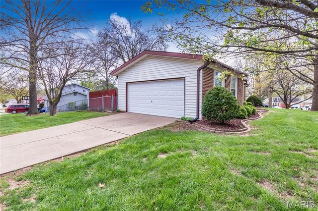 11 Wells Fargo Court, St Peters, MO 63376