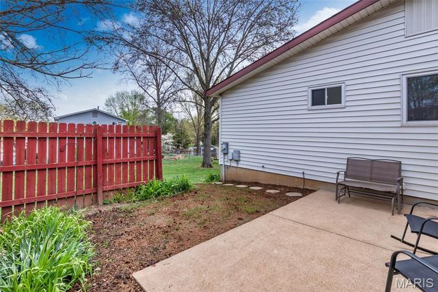 11 Wells Fargo Court, St Peters, MO 63376