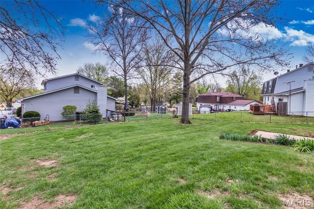 11 Wells Fargo Court, St Peters, MO 63376