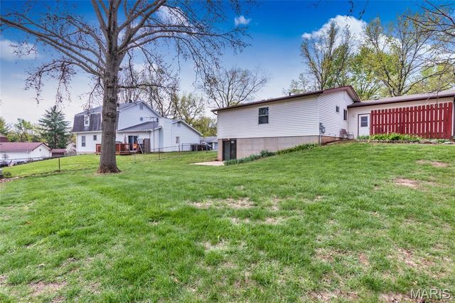 11 Wells Fargo Court, St Peters, MO 63376