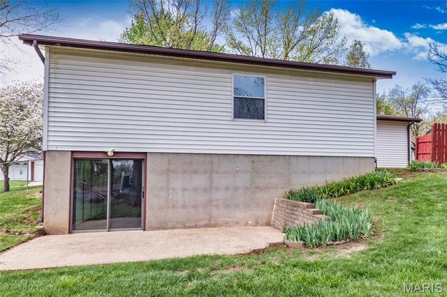 11 Wells Fargo Court, St Peters, MO 63376