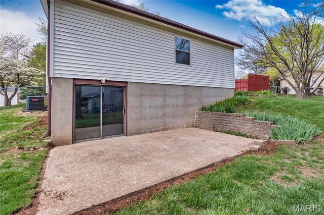 11 Wells Fargo Court, St Peters, MO 63376