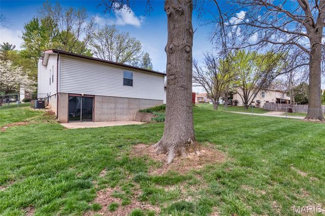 11 Wells Fargo Court, St Peters, MO 63376