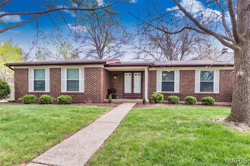 11 Wells Fargo Court, St Peters, MO 63376