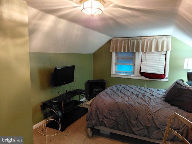 513 BEACON AVE, Paulsboro, NJ 08066