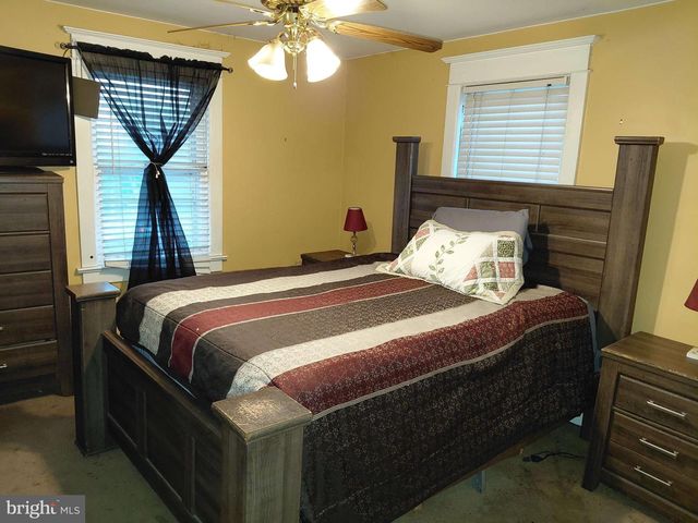 513 BEACON AVE, Paulsboro, NJ 08066