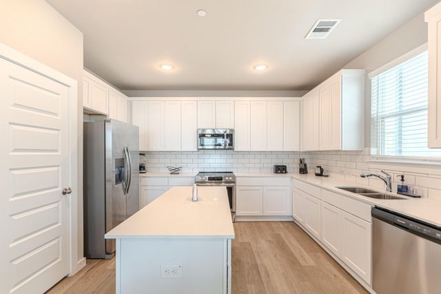 494 S Centro Circle A, Shenandoah, TX 77385